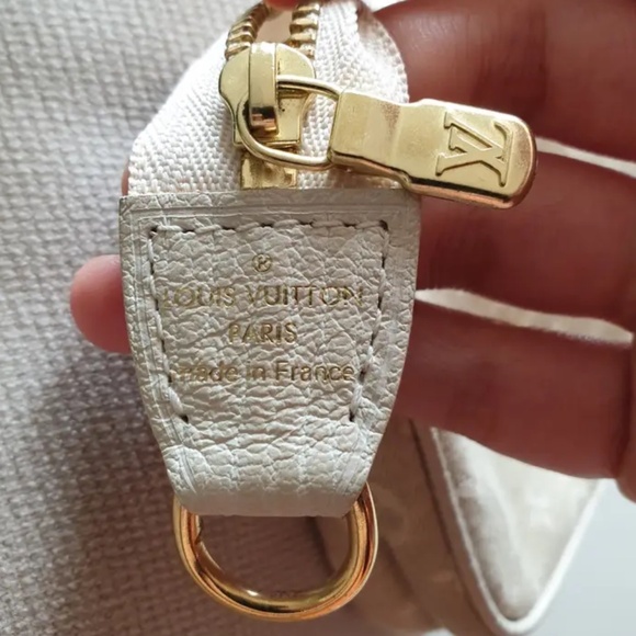 LOUIS VUITTON MINI POCHETTE - Picture 2 of 7